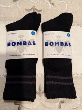 Bombas Men's Black Ankle Socks with Subtle Gray Stripes - Pack of 2 Size Small